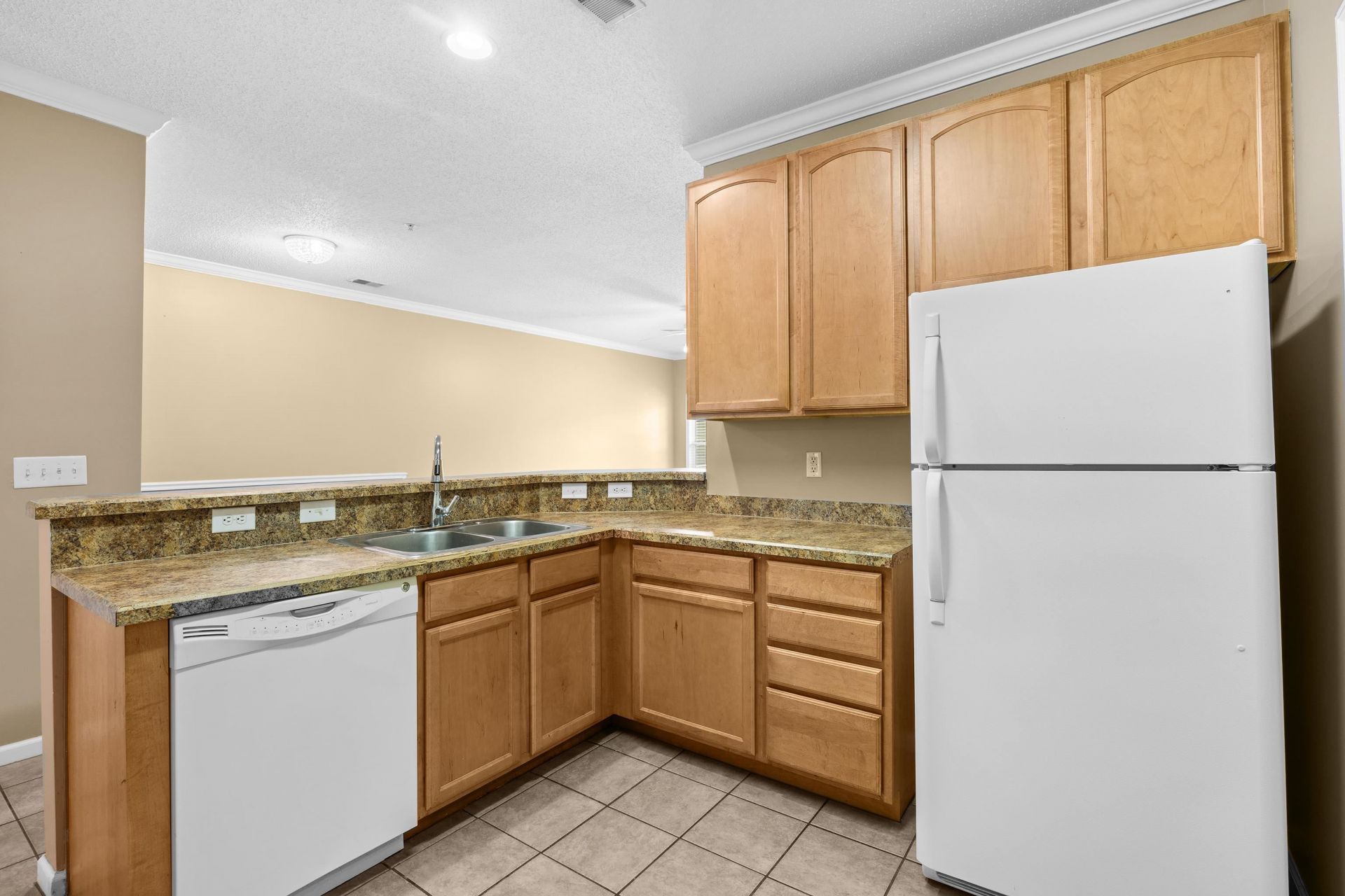 5840 Longwood Dr. Photo 6