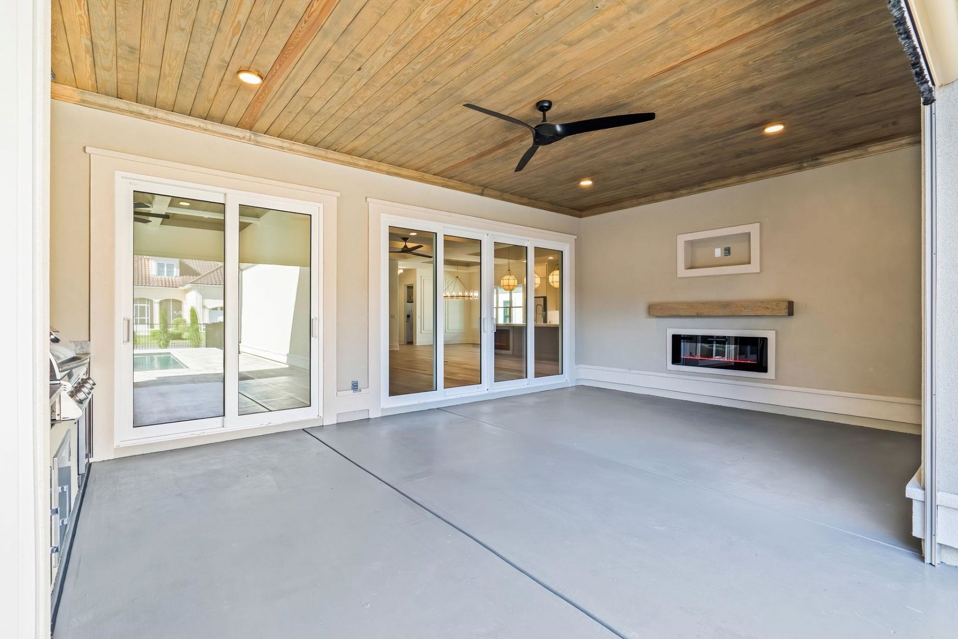 825 Bluffview Dr.  Photo 19