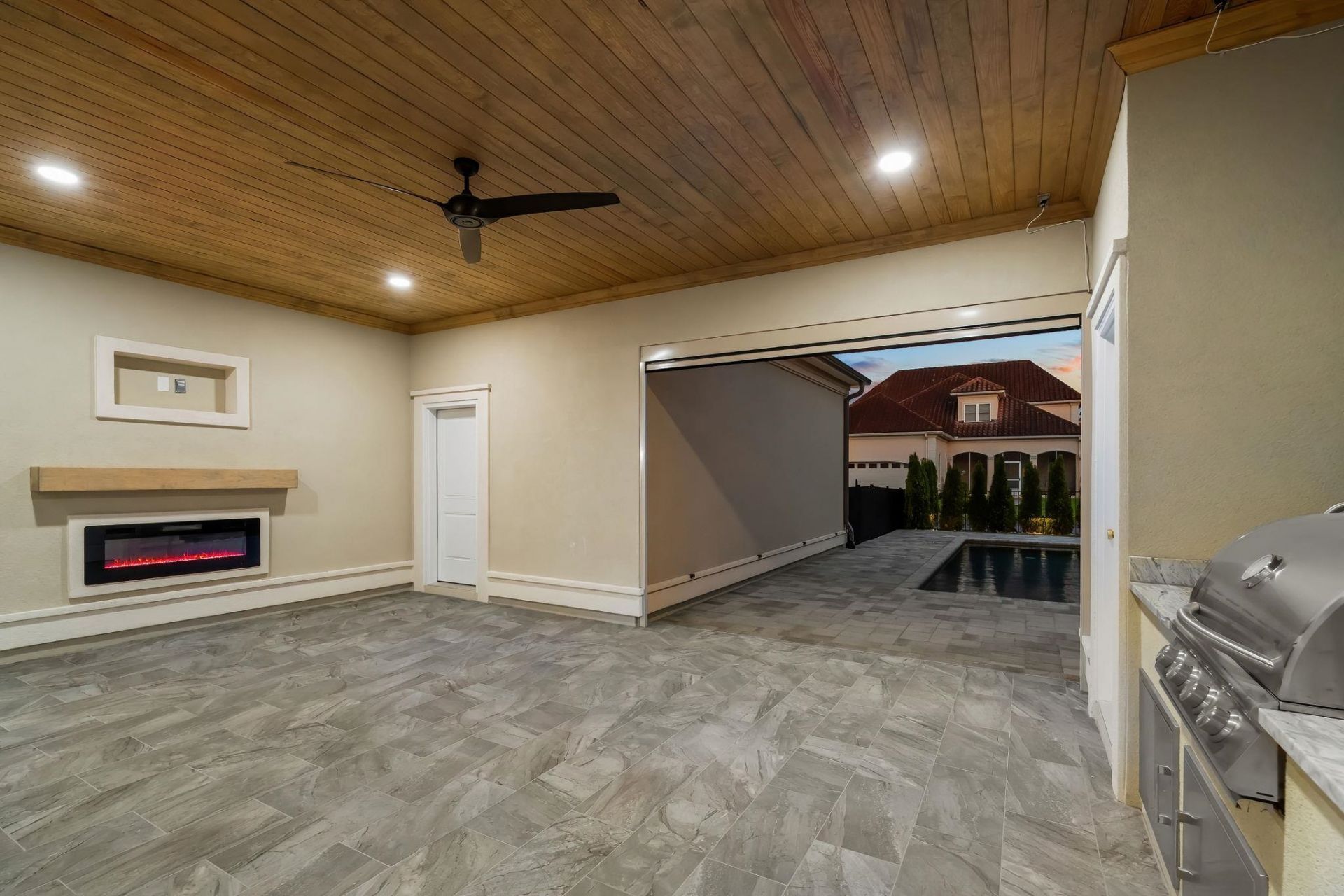 825 Bluffview Dr. Photo 21
