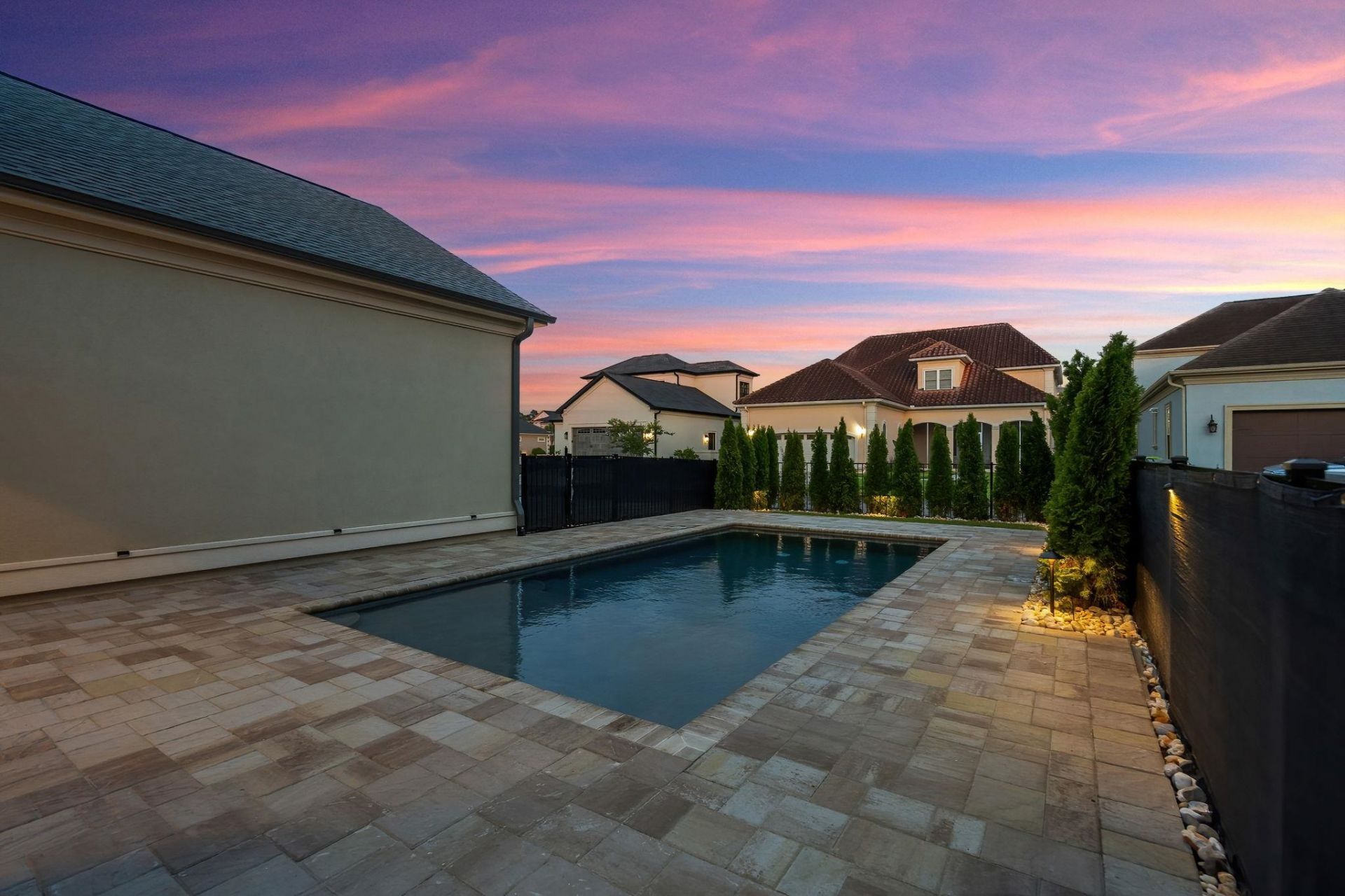 825 Bluffview Dr. Photo 24