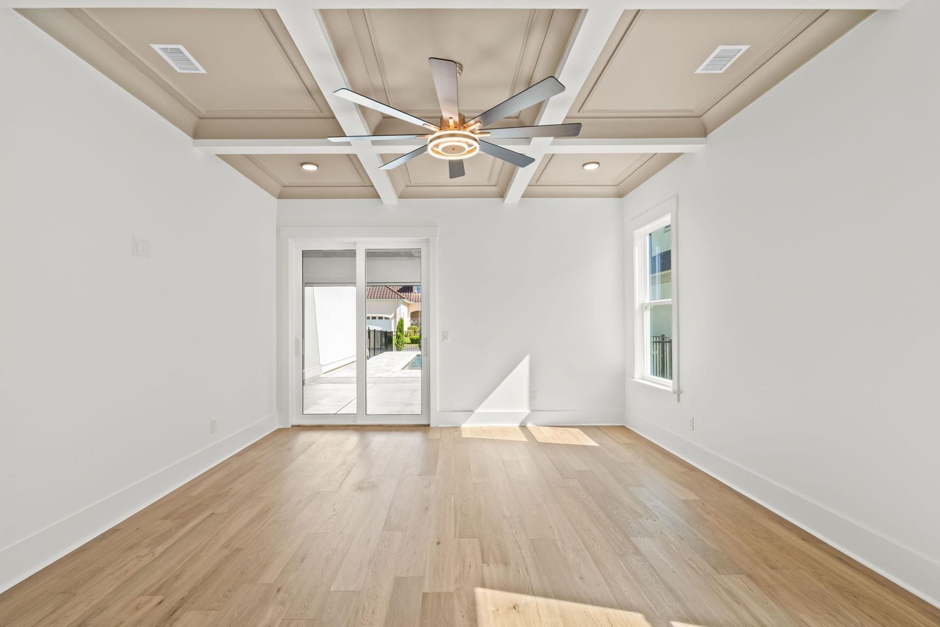 825 Bluffview Dr.  Photo 31