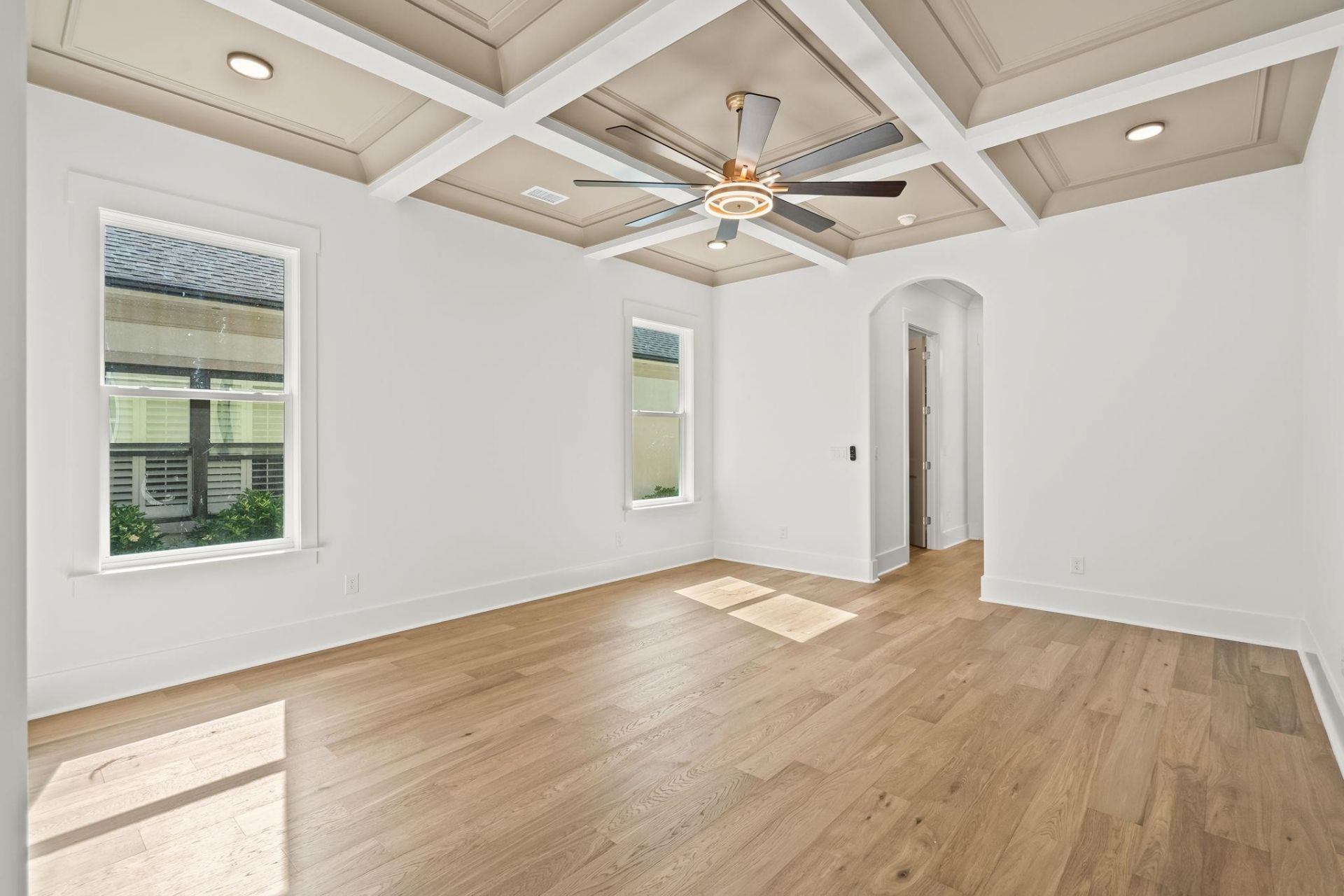 825 Bluffview Dr.  Photo 33