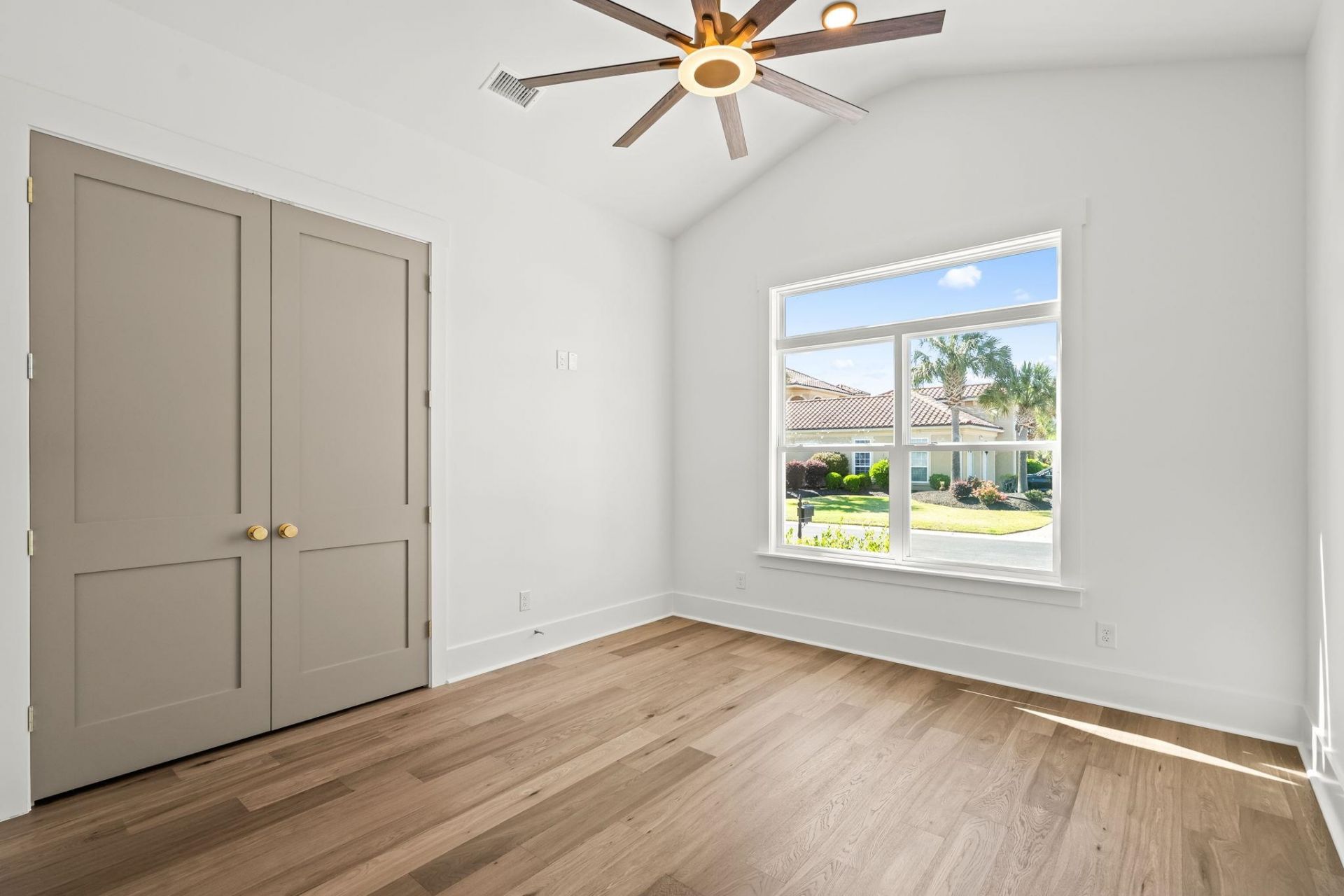 825 Bluffview Dr.  Photo 43