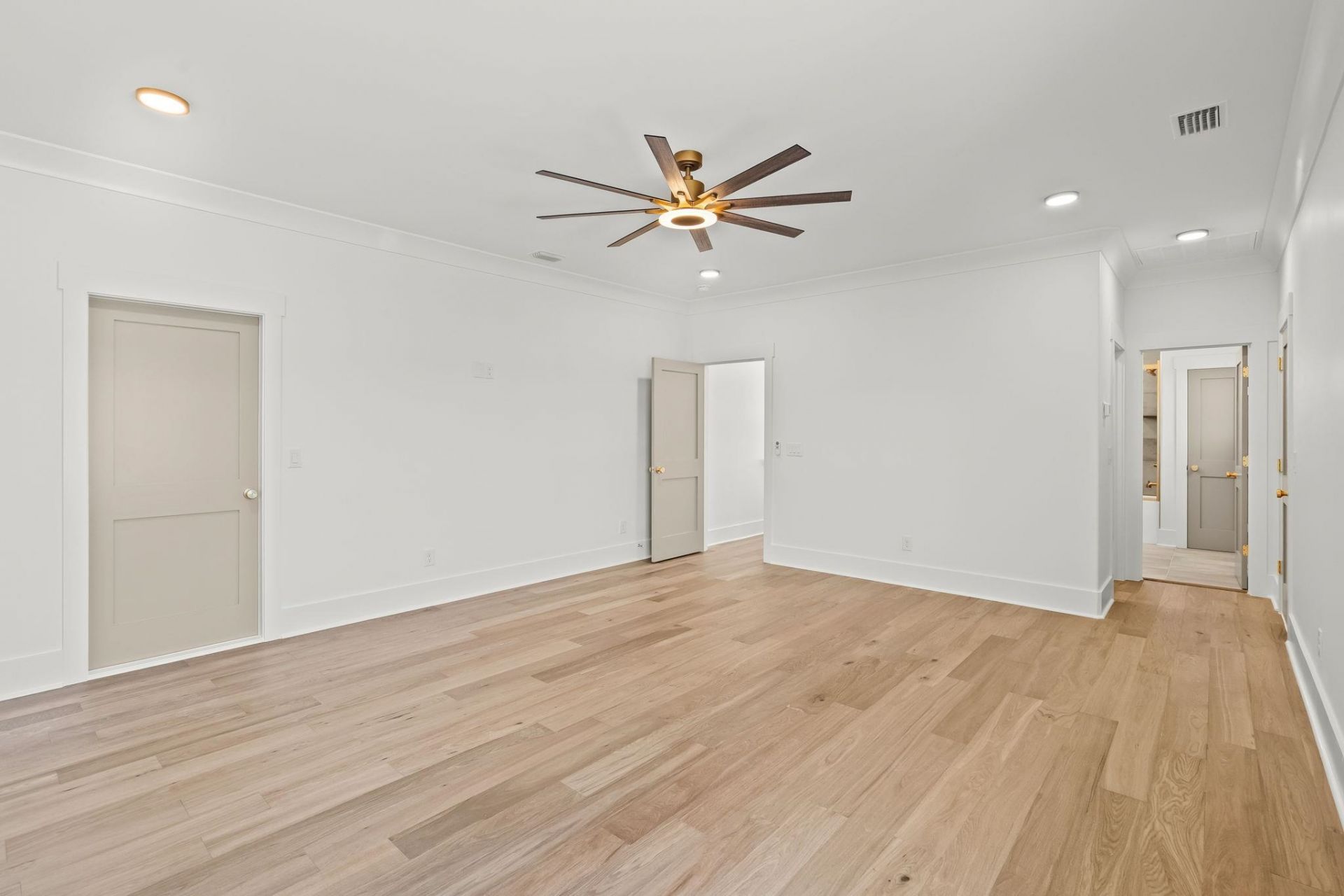825 Bluffview Dr.  Photo 46