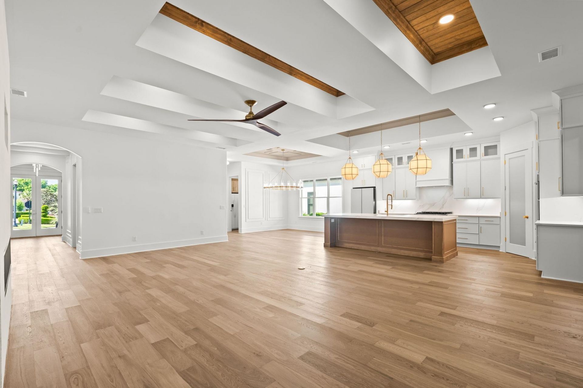 825 Bluffview Dr.  Photo 5