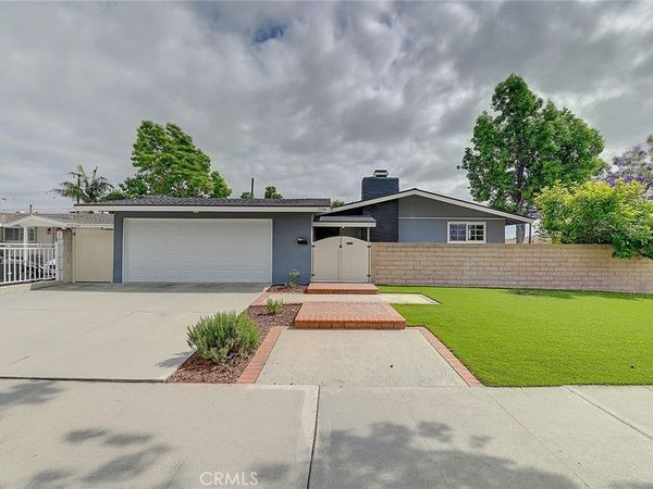 2044 W Spruce Avenue, Orange, CA 92868