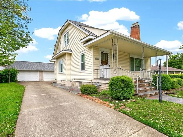 37 Hawthorne Drive, Fairborn, OH 45324
