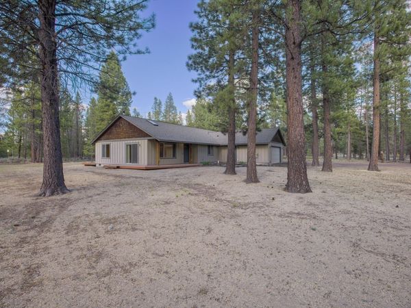 327 Chapman Street, Gilchrist, OR 97737