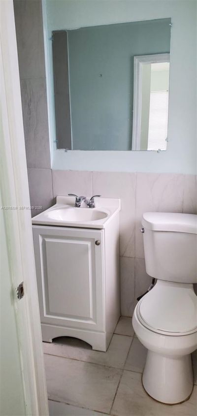 1430 NE 175th St, North Miami Beach, FL 33162 Photo