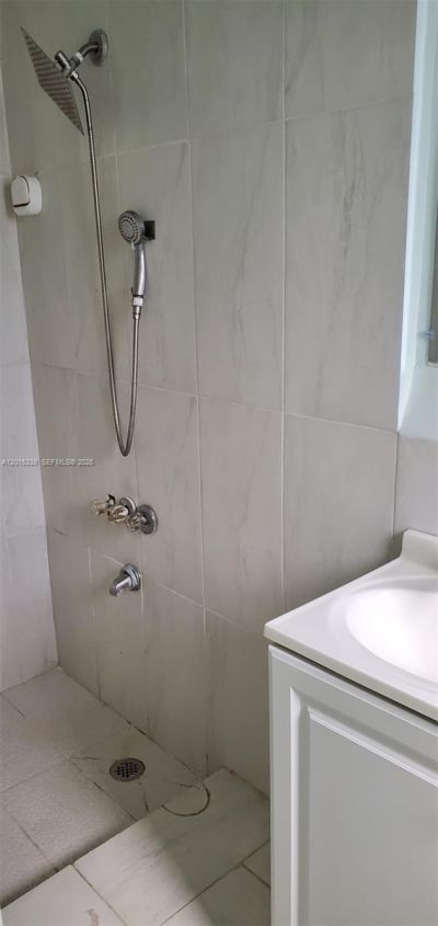 1430 NE 175th St, North Miami Beach, FL 33162 Photo