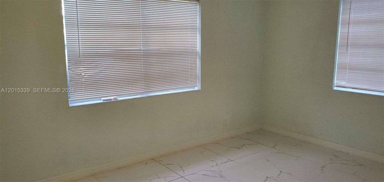 1430 NE 175th St, North Miami Beach, FL 33162 Photo