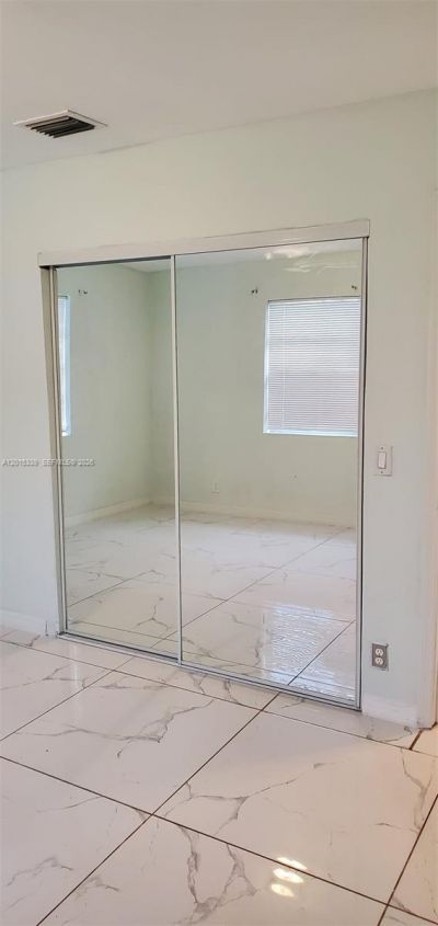 1430 NE 175th St, North Miami Beach, FL 33162 Photo