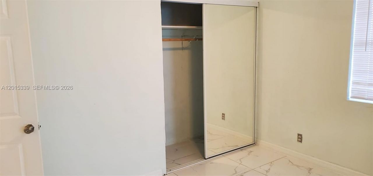 1430 NE 175th St, North Miami Beach, FL 33162 Photo