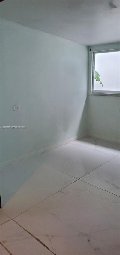 1430 NE 175th St, North Miami Beach, FL 33162 Photo