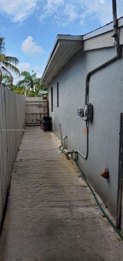 1430 NE 175th St, North Miami Beach, FL 33162 Photo