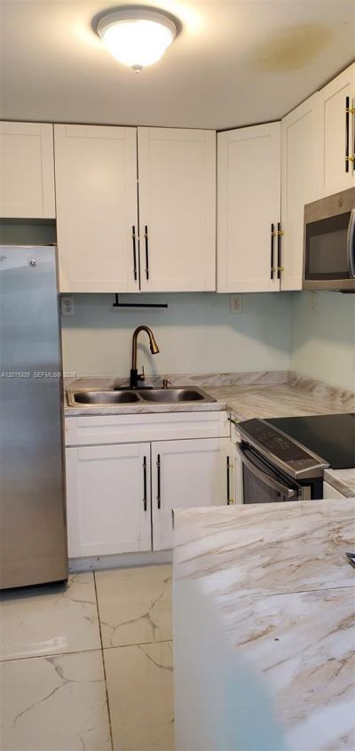 1430 NE 175th St, North Miami Beach, FL 33162 Photo