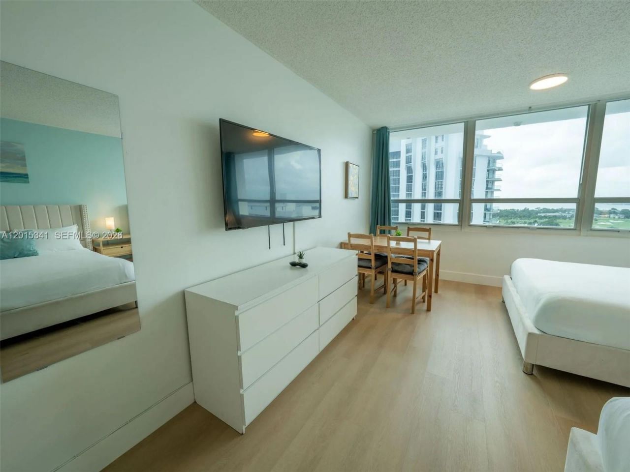 5445 Collins Ave , Unit 1718, Miami Beach, FL 33140 Photo