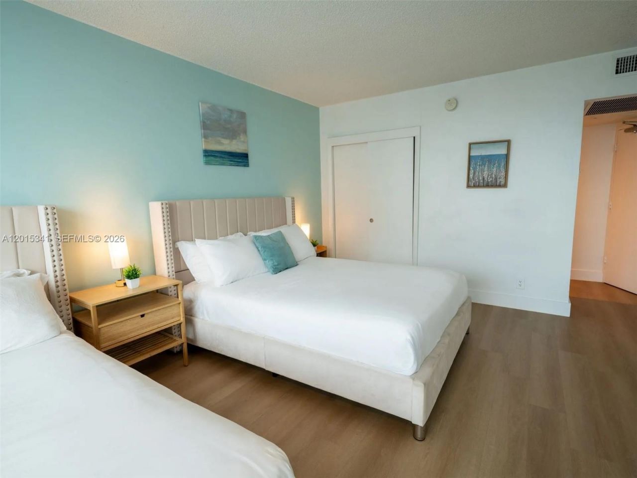 5445 Collins Ave , Unit 1718, Miami Beach, FL 33140 Photo