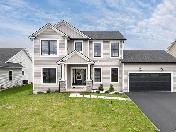 3408 Tall Tree Lane , Baldwinsville, NY 13027
