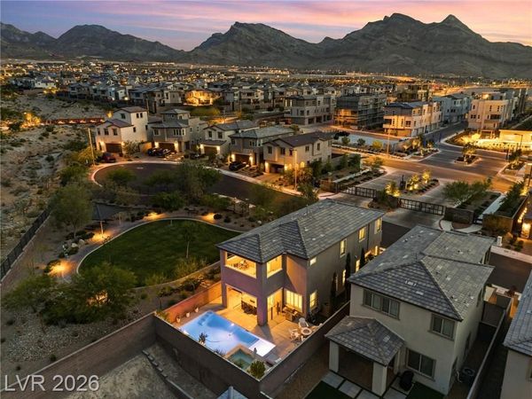 11861 Pelican Butte Avenue , Las Vegas, NV 89138