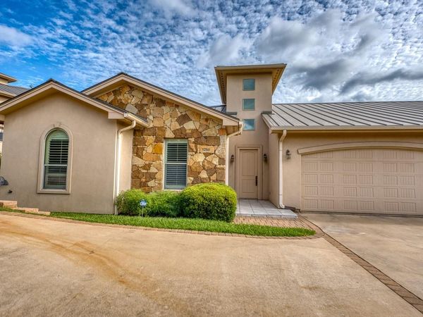 129 Hi Valley TRL, Unit A, Horseshoe Bay, TX 78657