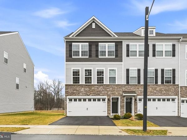 20 SISTERS FARMSTEAD ROAD, MOUNT LAUREL, NJ 08054