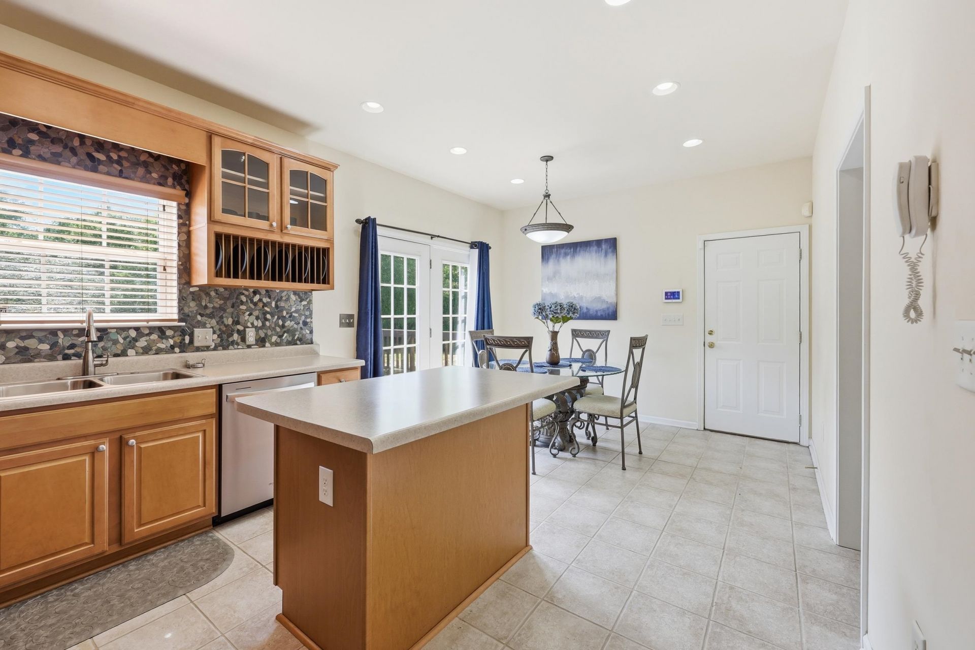 3625 Amber Ln.  Photo 5
