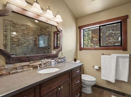 14360 Northwoods Boulevard, Truckee, CA 96161 Photo