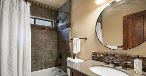 14360 Northwoods Boulevard, Truckee, CA 96161 Photo