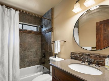 14360 Northwoods Boulevard, Truckee, CA 96161 Photo
