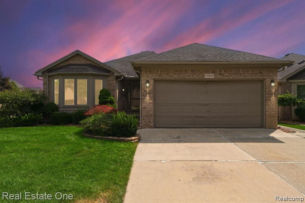 17849 Pointe Circle, Clinton Township, MI 48038 Main Photo
