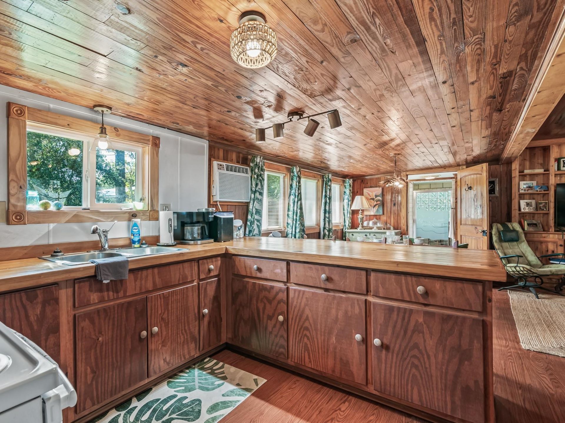 69 Suwanne Avenue , Panacea, FL 00000 Photo