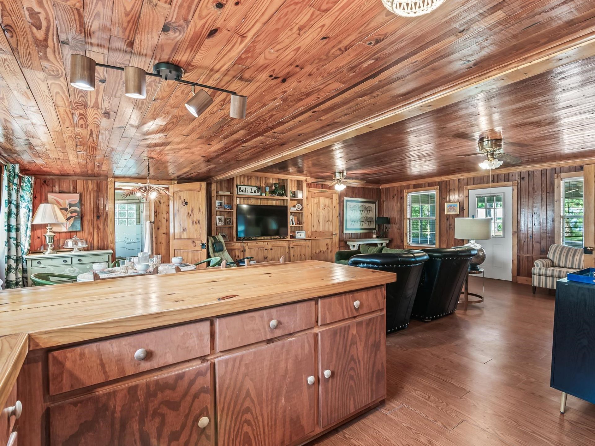 69 Suwanne Avenue , Panacea, FL 00000 Photo