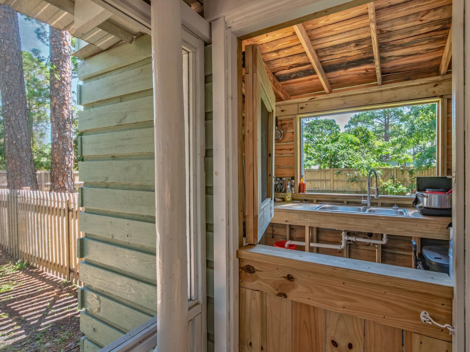 69 Suwanne Avenue , Panacea, FL 00000 Photo