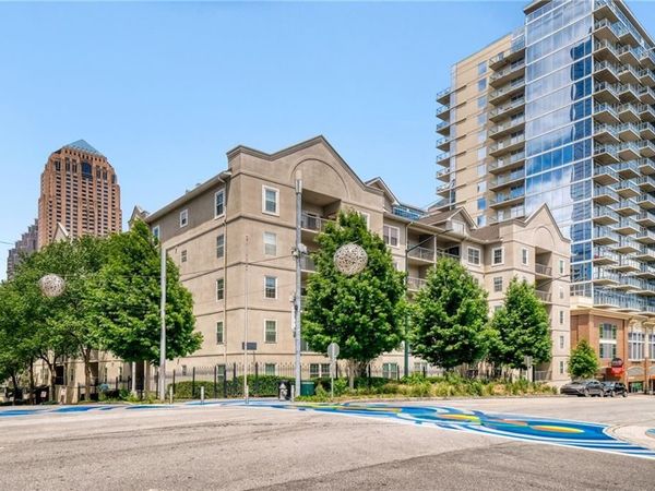 1075 Peachtree Walk NE, Unit A301, Atlanta, GA 30309