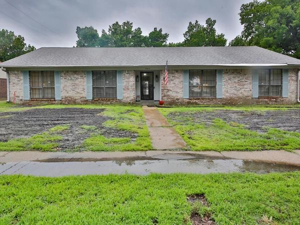 902 Rosewood Drive, West Memphis, AR 72301