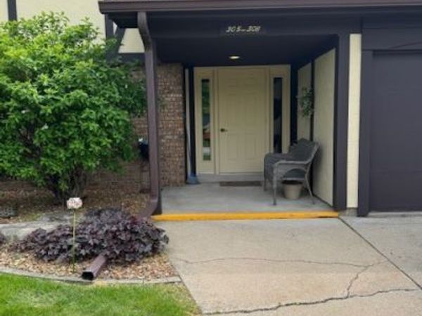 307 Carol Court , Unit D1, Pontiac, IL 61764