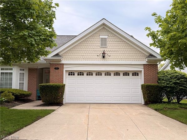 370 Rosebury Court , Mayfield Heights, OH 44124