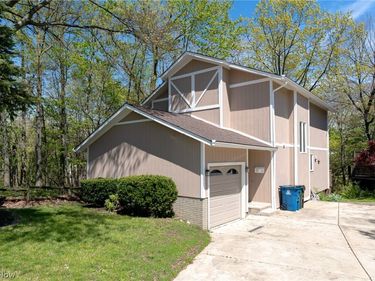 495 Cahoon Road, Bay Village, OH 44140