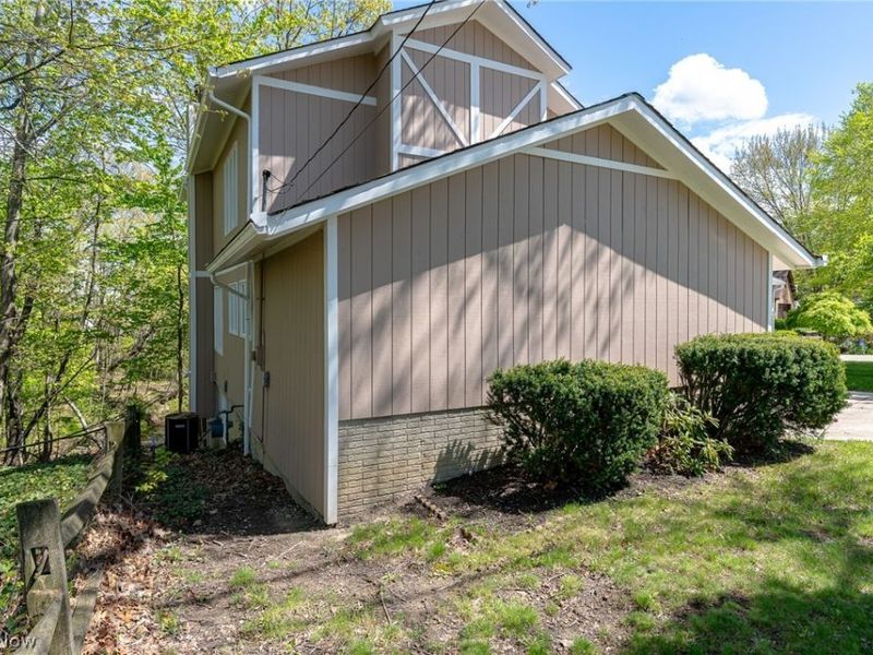 495 Cahoon Road, Bay Village, OH 44140 Photo 2