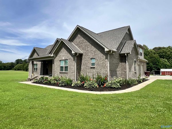 15153 Hobbs Road, Athens, AL 35614