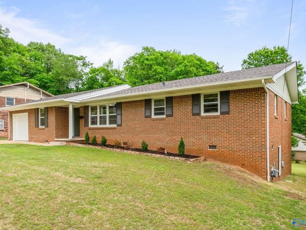 1930 Rosalie Ridge Drive NE, Huntsville, AL 35811