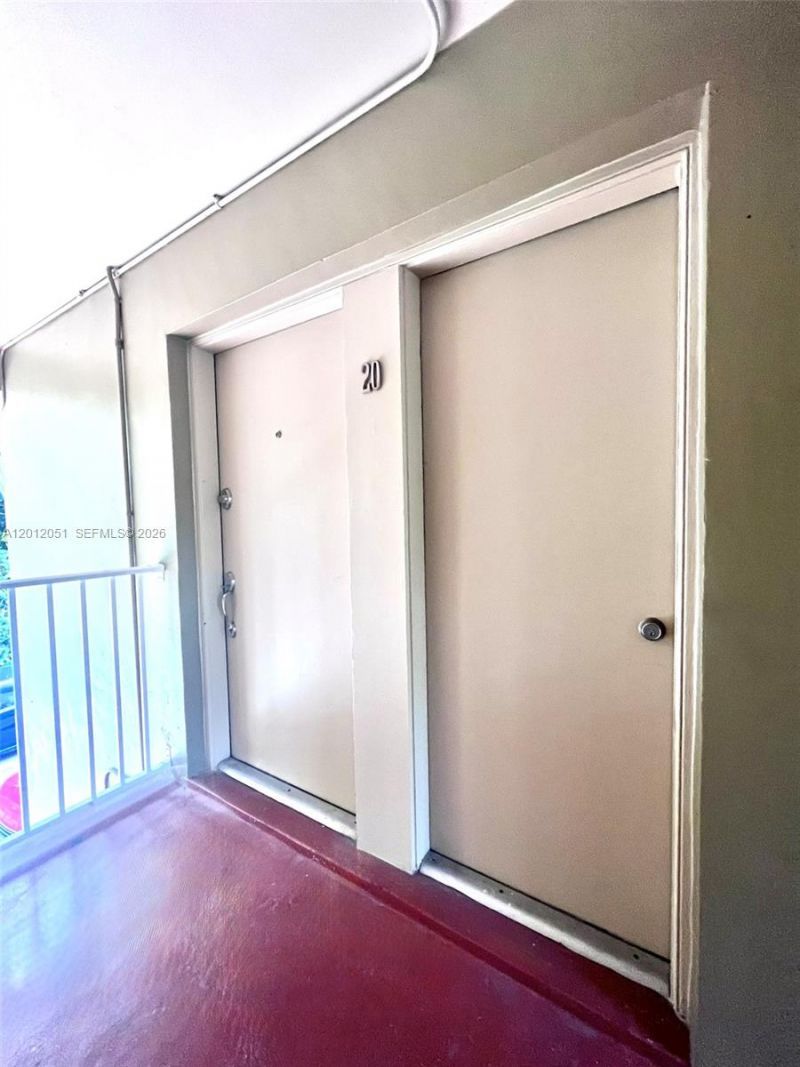 6310 SW 79th St , Unit 20, South Miami, FL 33143 Photo