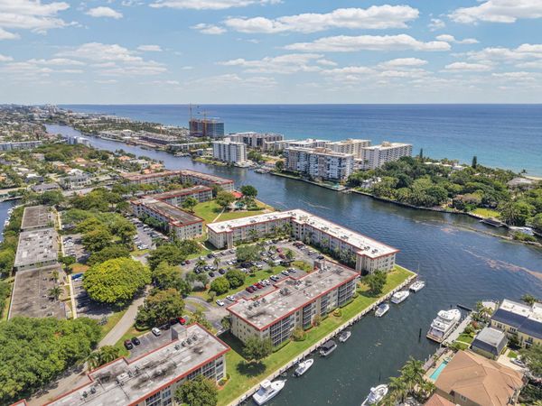 3050 NE 48th Court, Unit 305, Lighthouse Point, FL 33064