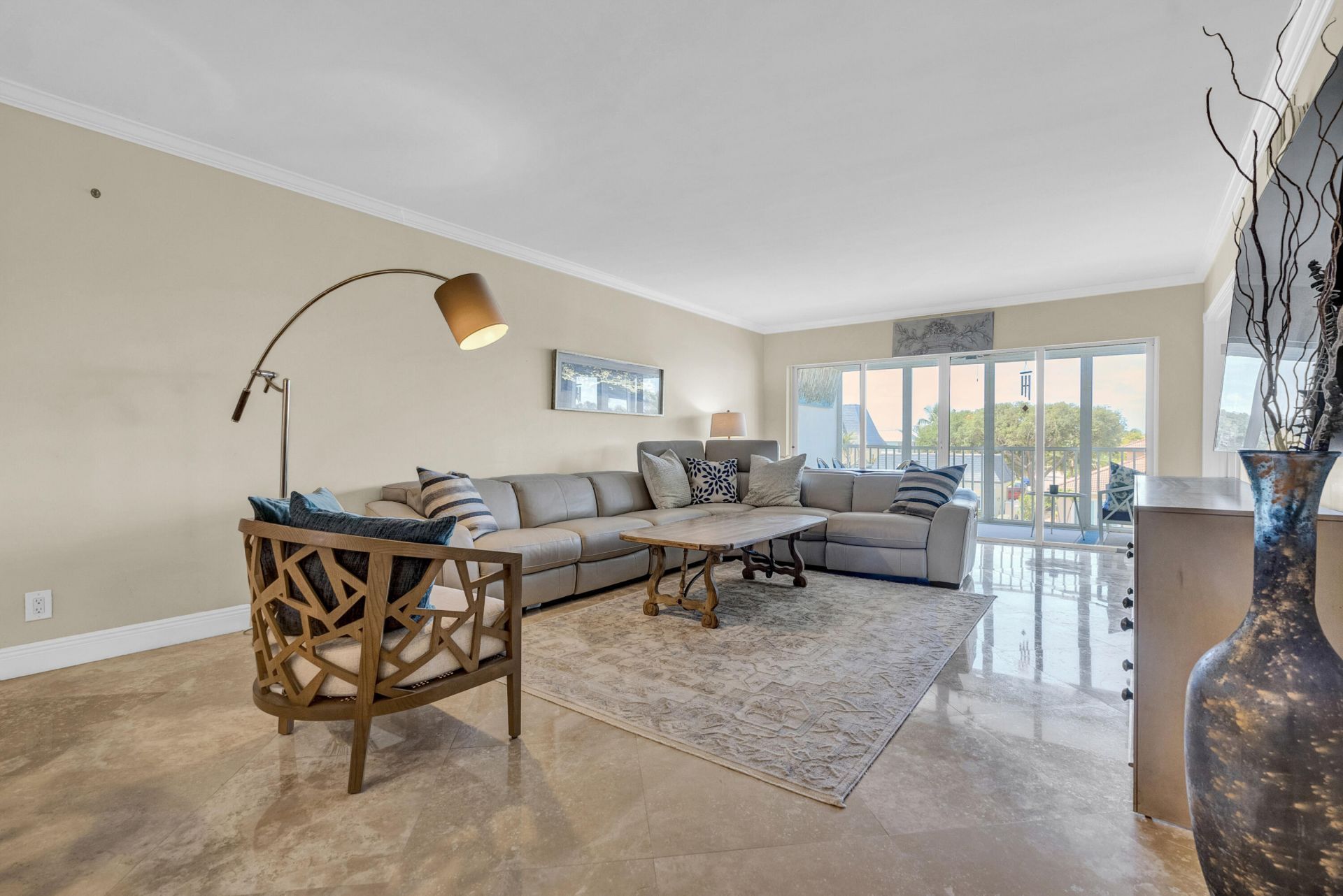 3050 NE 48th Court, Unit 305, Lighthouse Point, FL 33064 Photo
