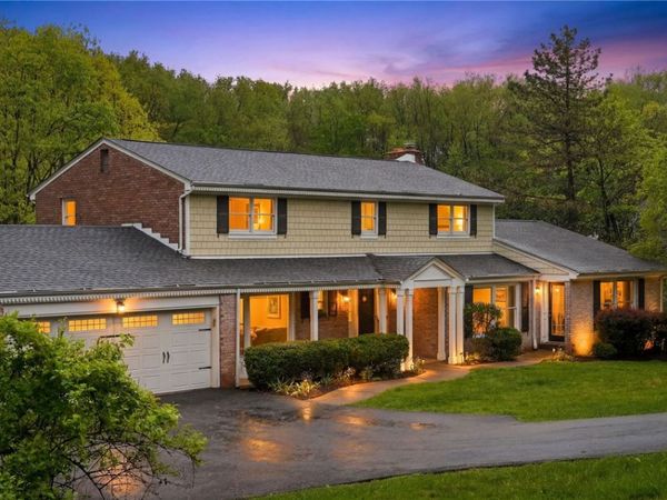 711 Woodland Dr, Pittsburgh, PA 15238