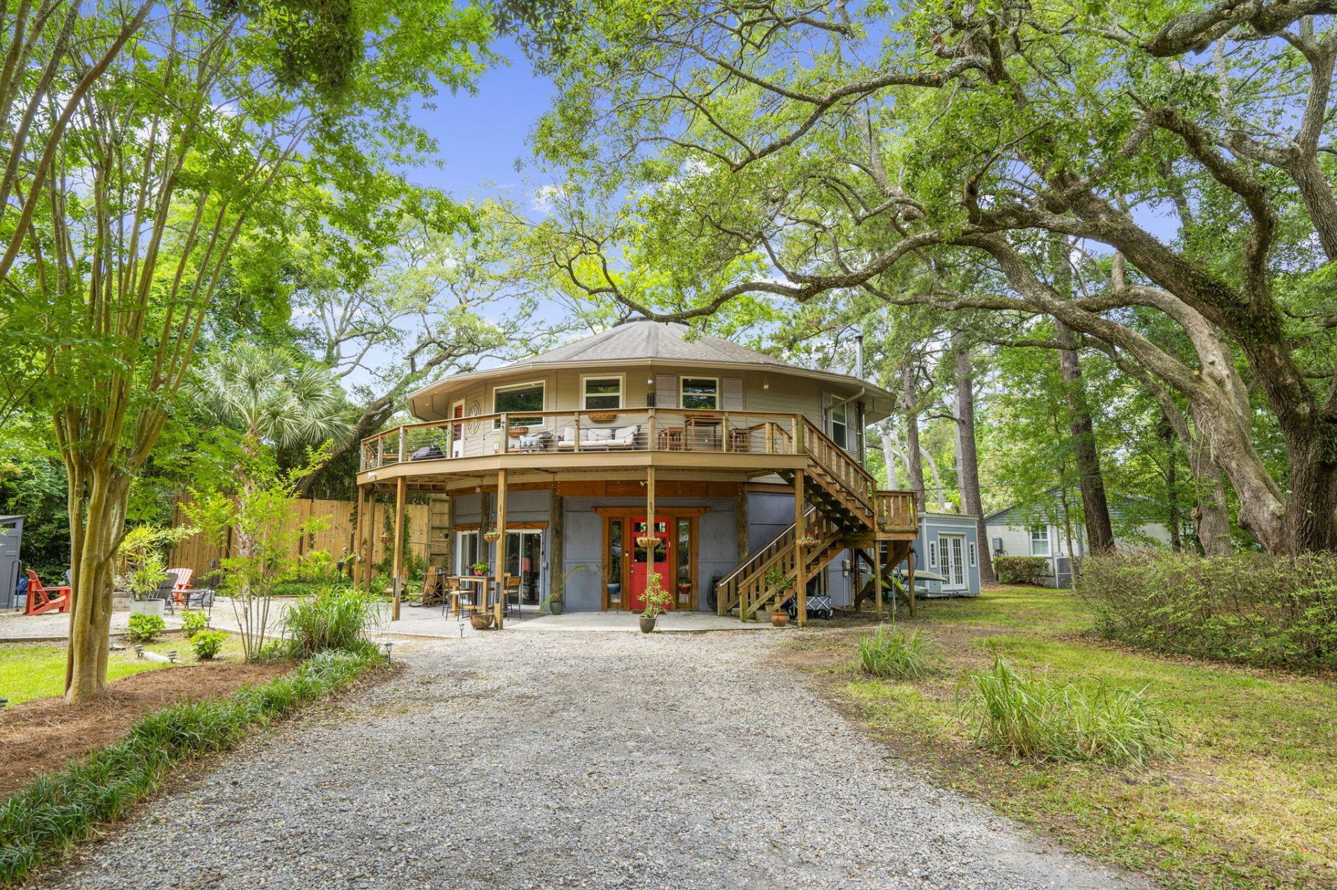 2069 Saint James Drive Photo 1