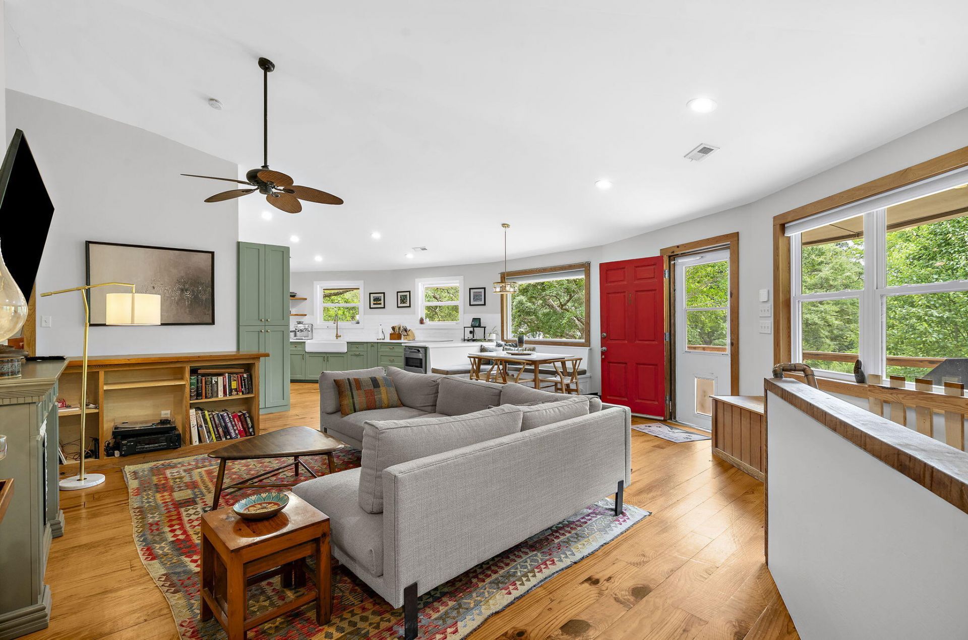 2069 Saint James Drive Photo 12