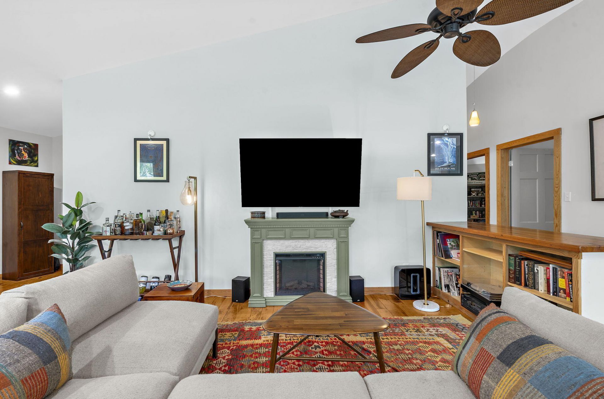 2069 Saint James Drive Photo 17