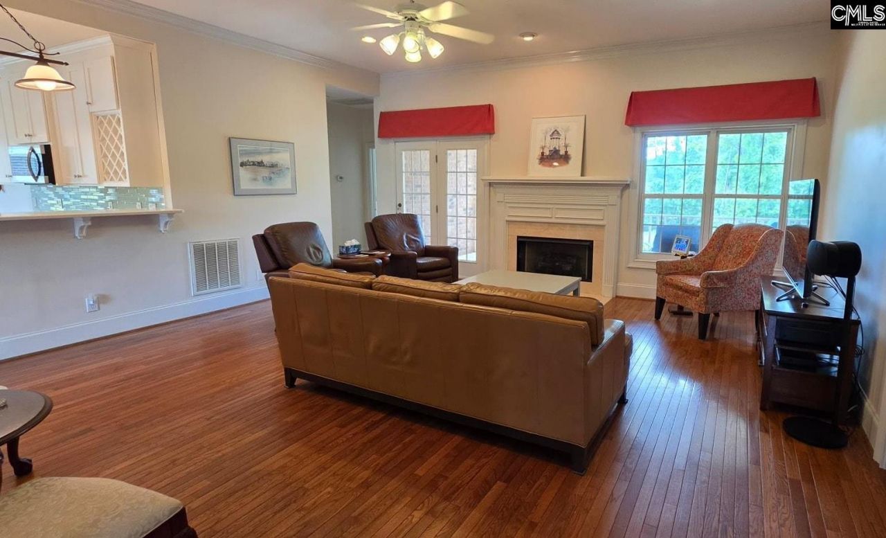 413 Oxenbridge Way Photo 6